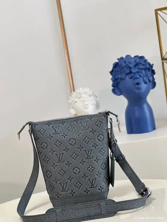Rep HOBO CRUISER PM VUITTON LOUIS 0503